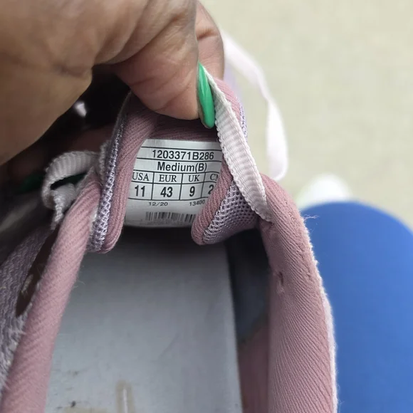 Brooks Revel Lavender Sneakers Women Size 11 - Picture 12 of 12